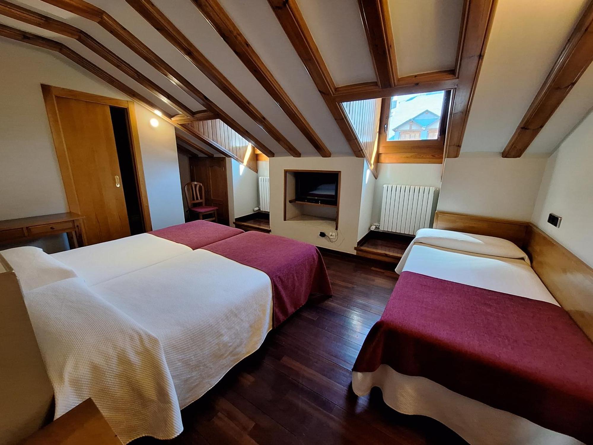 Hotel Aragueells Benasque Exterior photo