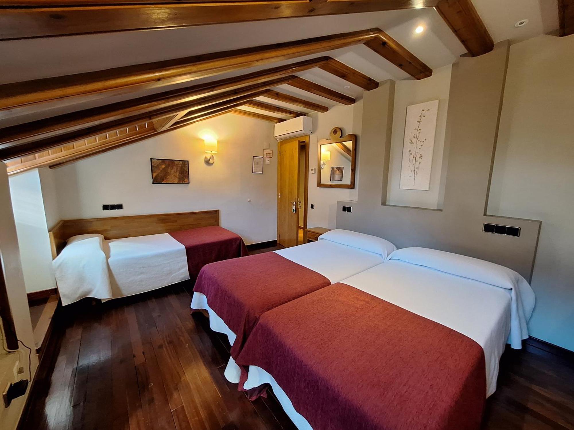Hotel Aragueells Benasque Exterior photo